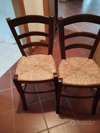 coppia di sedie in legno