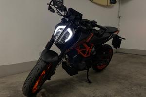 KTM Duke 125