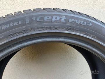 Pneumatici invernali 225/45R1695V M+S