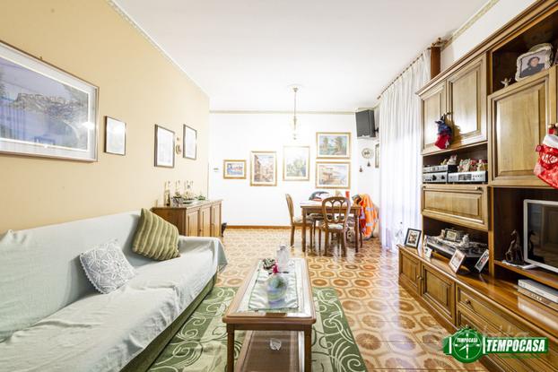 AMPIO TRILOCALE SENZA SPESE CON BOX E CANTINA