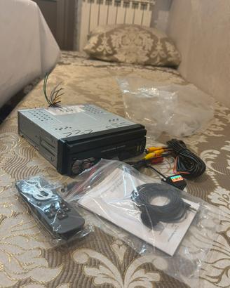 Autoradio con schermo a scomparsa