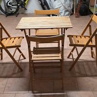 tavolo da giardino con sedie