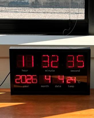Orologio digitale da parete LED