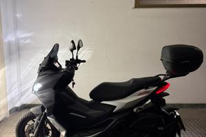 Aprilia sr gt 125