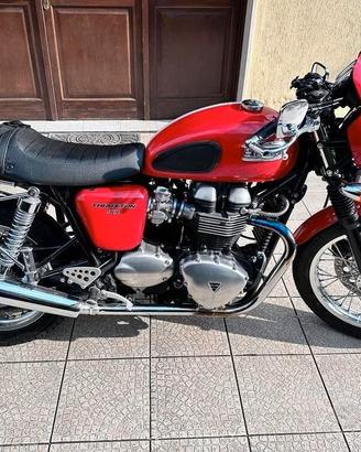 triumph thruxton