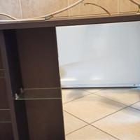 Pensile bagno con specchio. 