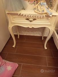 letto comodino e scrittoio 