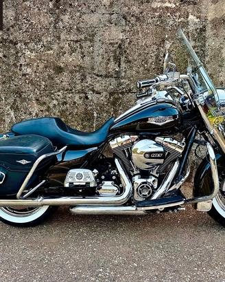 Harley-davidson FLHRC Road King Classic 2014