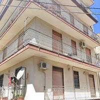 Giarre, appartamento di circa 120 mq oltre garage