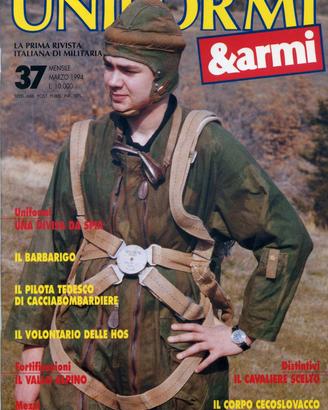 Uniformi e armi n. 37,38,143,145,147  albi usati