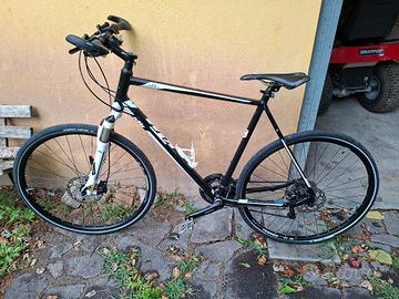 Bicicletta da trekking KTM