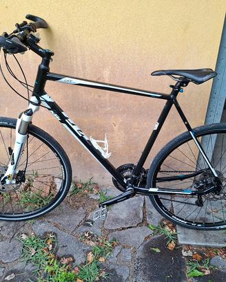 Bicicletta da trekking KTM