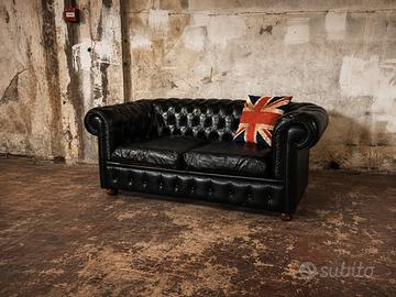 Divano vintage Chester Chesterfield in vera pelle 