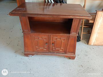 Mobiletto porta TV vintage.