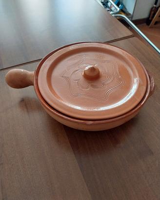 Tegame basso in terracotta fatto a mano