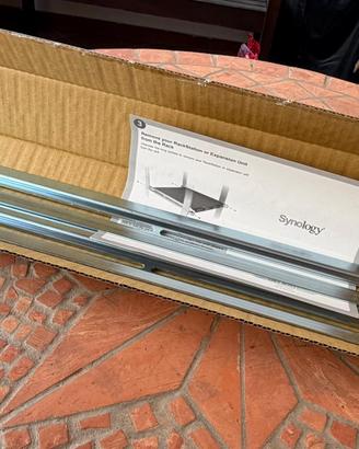 Synology Rail Kit RKM114 binari fissi per Synology