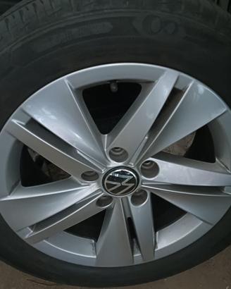 Cerchi originali golf 8 r16 + gomme
