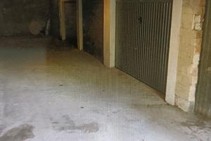 San Terenzo garage auto e moto 50 MT dal mare