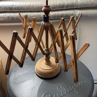 Arcolaio antico in legno