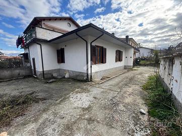 PORZIONE DI BIFAMILIARE A AVEZZANO