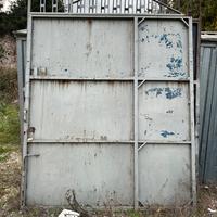 cancello in ferro a due ante