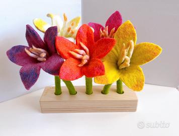 Gioco Fiori  di feltro in fila Helper Lovevery