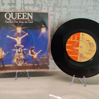 Queen Another One Bites the Dust 45 Giri 1980 LP45