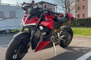 Ducati Streetfighter V2