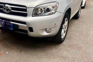 Toyota Rav 4 suv fuoristrada 4 x 4