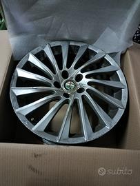 Cerchi Alfa Romeo Giulietta Raggio 18'