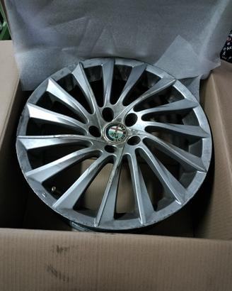 Cerchi Alfa Romeo Giulietta Raggio 18'