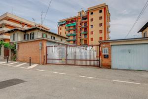TRILOCALE PANORAMICO, CON BOX E CANTINA, Via Rebag