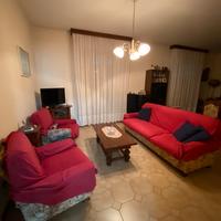 Divano letto e due poltrone