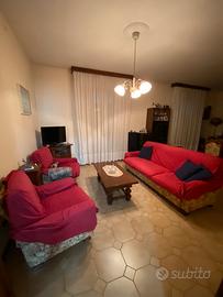 Divano letto e due poltrone