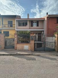 deliziosa villetta a schiera  con giardino 
