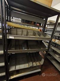 SCAFFALE METALLICO CON DIVISORI