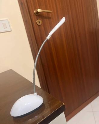 Lampada da scrivania perfetta per studio e lavoro