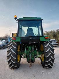 trattore JHON DEERE 