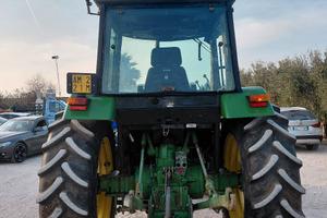 trattore JHON DEERE 