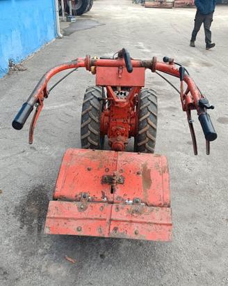 motocoltivatore marca Nibbi a diesel