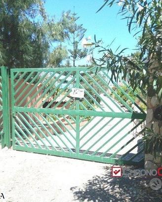 Tra Mare e Monti ampia villa con terreno e