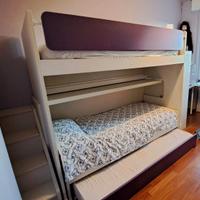 Letto a castello con scala-contenitore a gradini