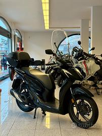 HONDA SH 150 FINANZIABILE BAULETTO E PARABREZZA