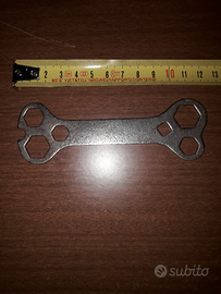 Chiave multiuso riparazione biciclette