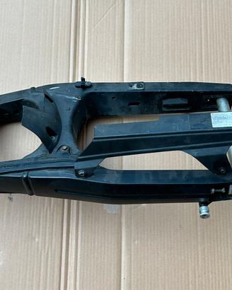 Forcellone Suzuki V-Strom 1000 del 2014