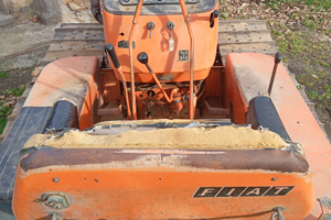 Trattore agricolo cingolato fiat 605 c