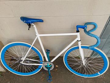 Bici fixed scatto fisso