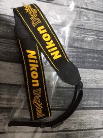 tracolla nikon 
