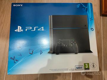 PS4 Slim 500GB + 2 pad + 17 giochi