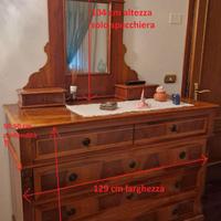 Como' e comodini in legno